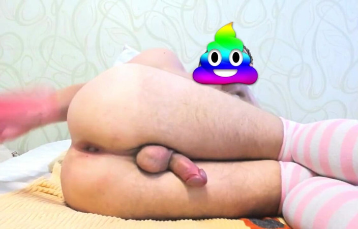 qaz11: She Fucks Herself and Rubs Her Clit Until She Cums