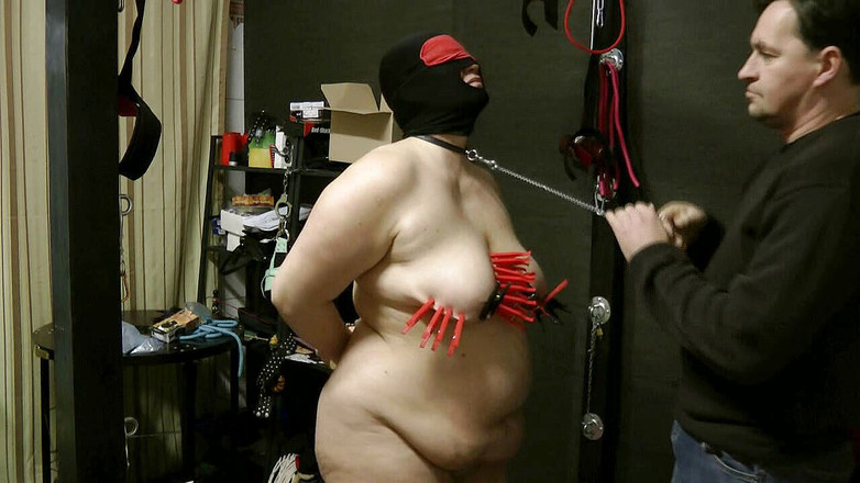 Anna Devot: Annadevot - nô lệ đeo mặt nạ với bộ ngực to