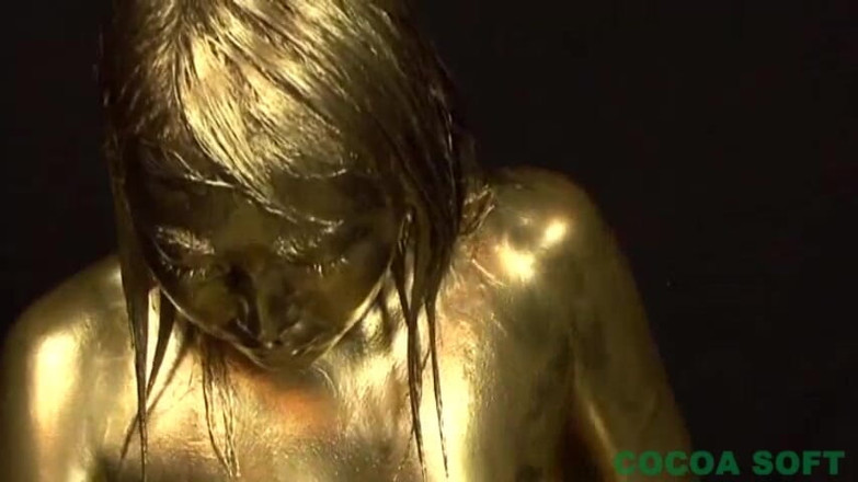 Cocoa Soft: Hang gold paint over your head