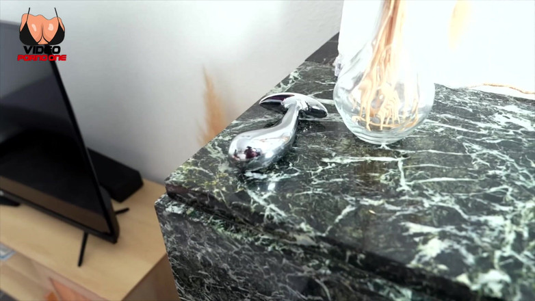 Video Porno One: カミーユは年金受付者に肛門性交されるぞ!