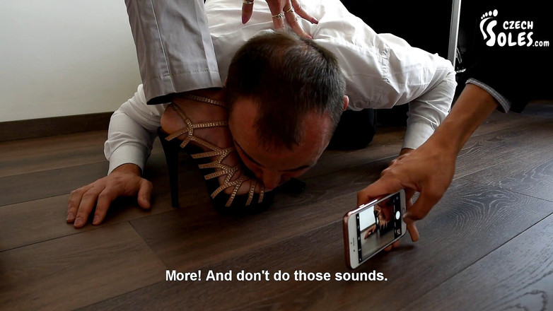 Czech Soles - foot fetish content: 사무실 이중 발 지배