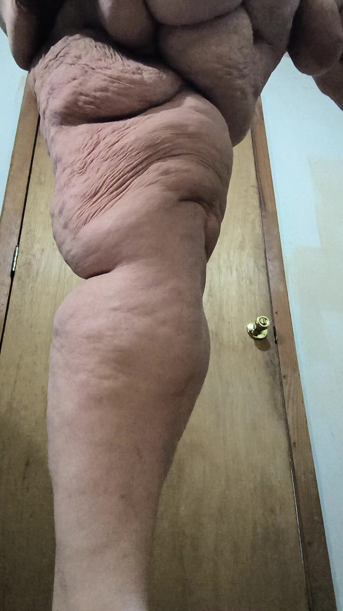 HerculesnVENUS: Это всплеск в ванне спермы, когда она трахает ее коробку, текущую на ее задницу