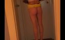 Lizzaal ZZ: Teasing in my little yellow skirt no pantys ,i was a...