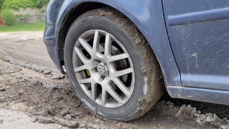 HotPrincessUA: Stuck in Mud Cranking - Heel Pedal Pumping to Handjob &amp; Sloppy...