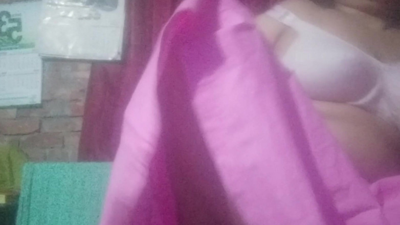 nadiya2026: Desi indiano milf arrapata matrigna