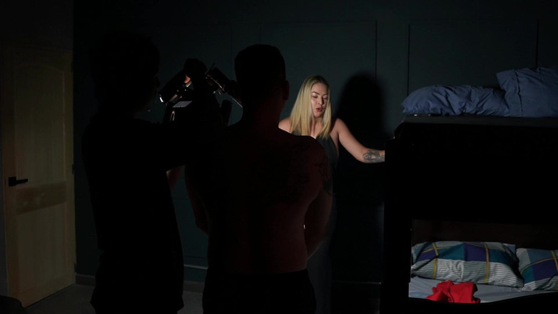 DanielaGomezz: În Culise! Fratele soțului Meu Mă Prinde Că Sunt Infidelă...