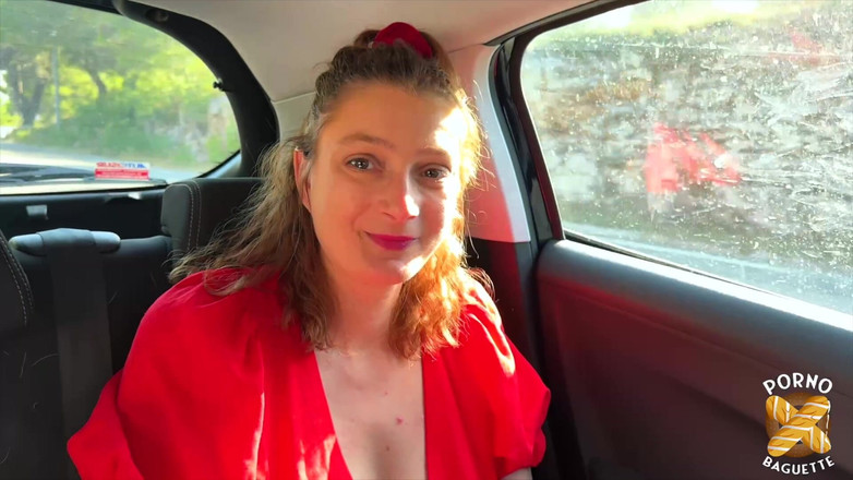 Porno Baguette: Charlotte, बहुत सुन्दर लाल बालों वाली, दो दोस्तों द्वारा चुदाई की जाती है