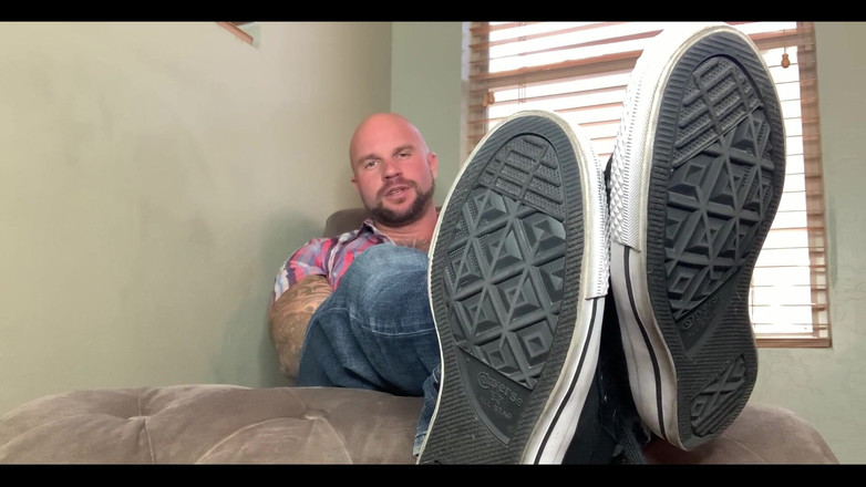 Jasons feet: ‪i Make You Beg to Smell and Lick My Feet