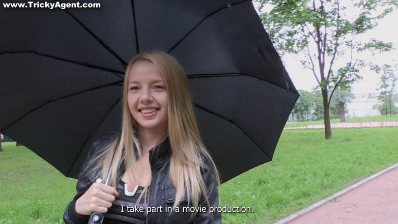 Tricky Agent: Sex Casting for Blonde Teeny