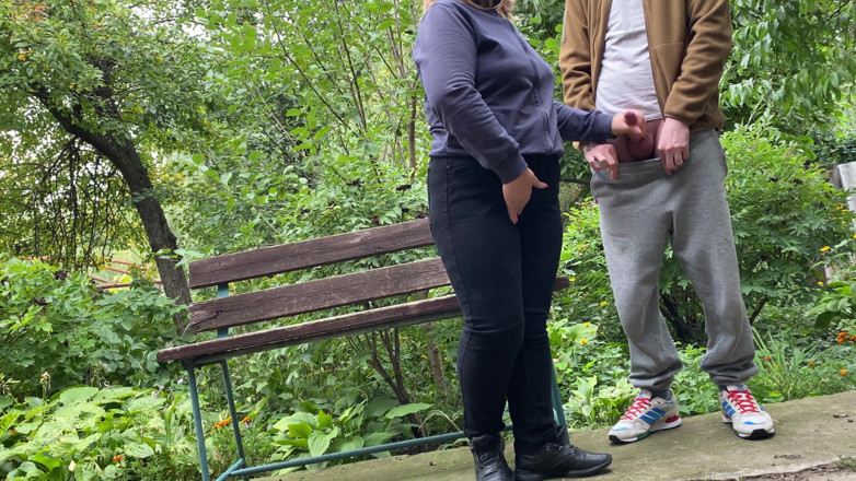 OurFetishLife: Cum on big ass MILF in jeans in the park