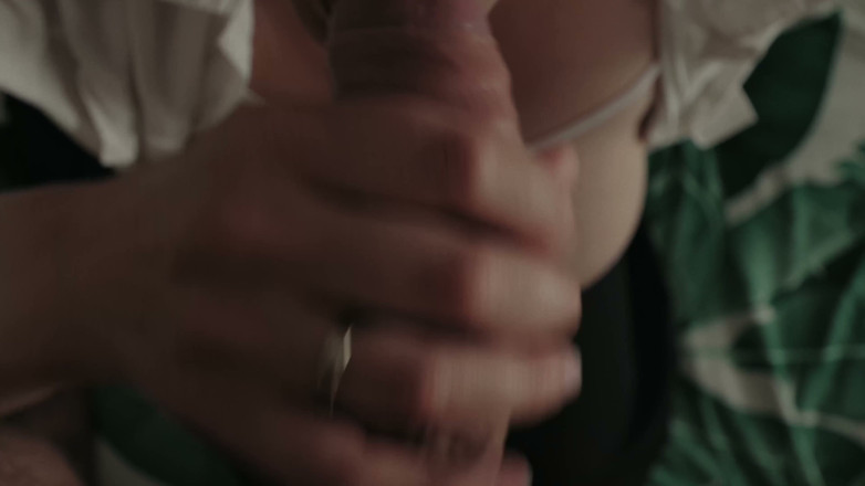 Mrs Wetslavs: 美しい胸と美しいお尻!彼女の美しいブラジャーには本当に感動しました。こういう楽しみが大好きです。