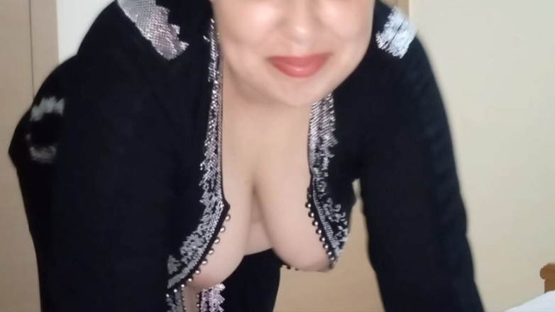 Fatitom: Moroccan Stepmother in Hijab Dances to Her Friend in the...
