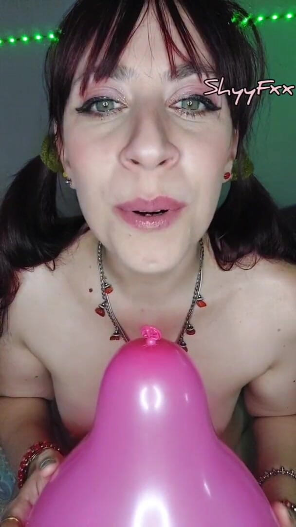 Tu Gauchita Argentina: Shyyfxx Happy Carnival! Poking and Playing with Balloons! Looner Fetish