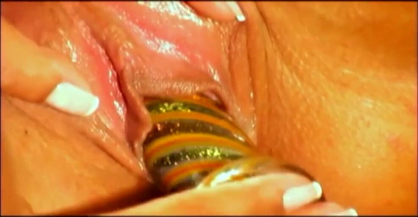 Lesbian Illusion: Dildo besar dalam pantat untuk si jalang lesbian