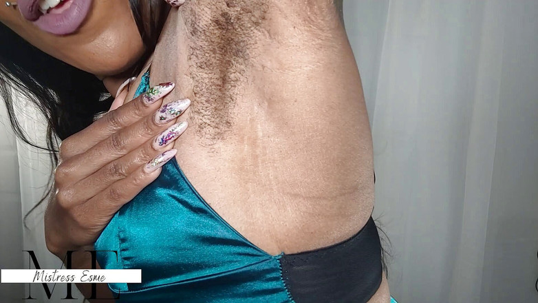 Mistress Esme: moje chlupaté jámy se nebudou uctívat