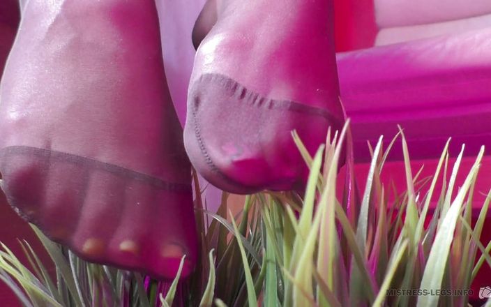 Mistress Legs: Nylon reinforced toes play with artificial grass