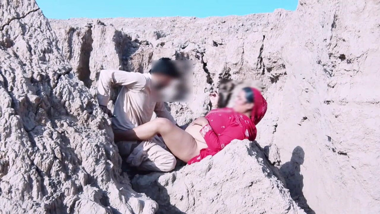 Abida sexy: Hintli eski ateşli evli kadın sert sikişiyor