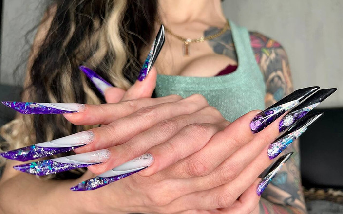 Julia domaina: Nové dlouhé nehty, nový tvar a nová délka - gotický mandl,...