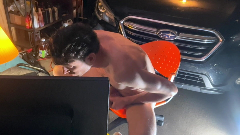 Savage confidence: Solo Jerk in Garage, Discreet, but Still Classic Voyeuristic