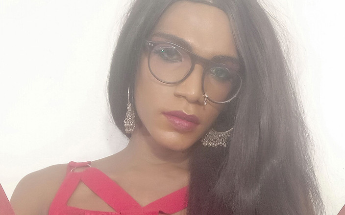 Keerthanakeerthi95: India Mariquita Cumming En Vivo