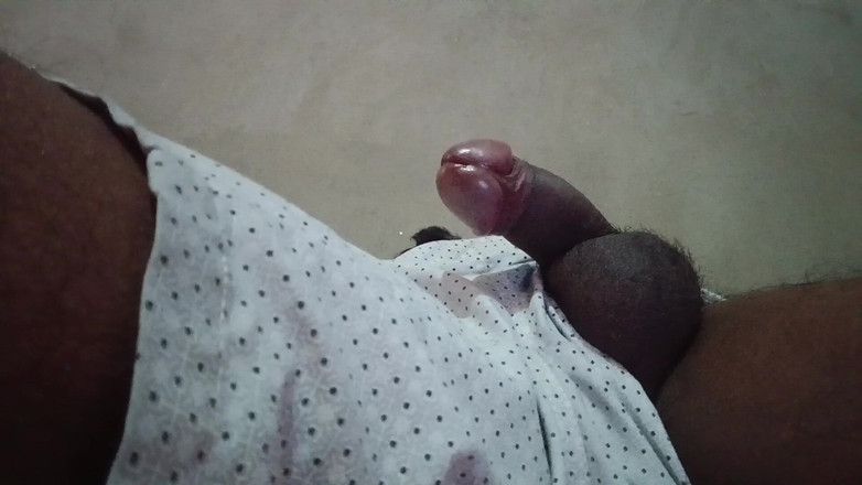 Tpop: インドのデシ・ヒンディー・ゲイボーイ動画 リアルなチンコの手コキ