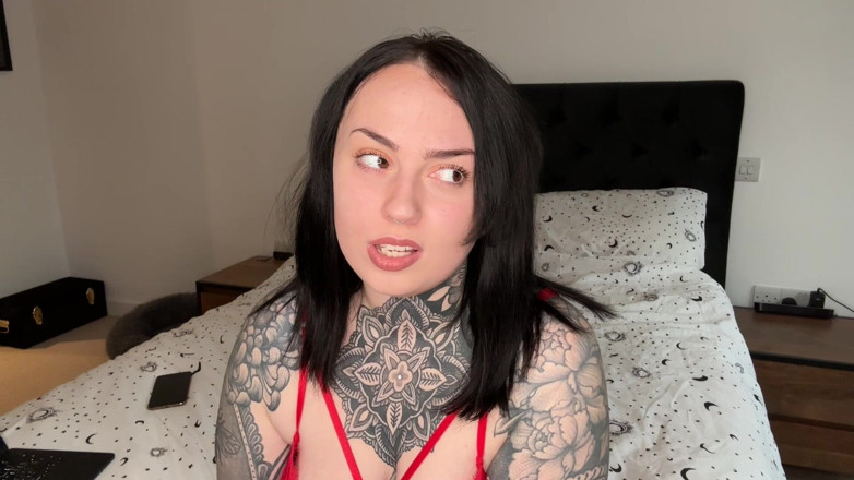 Miss Valentina: Trop petite