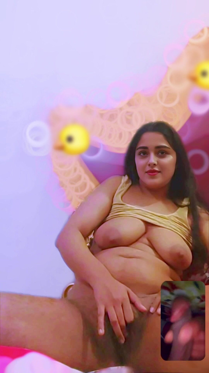 Your_aisha: デシ・インディアンの女性が指で愛撫し、ビデオ通話で胸を見せる様子
