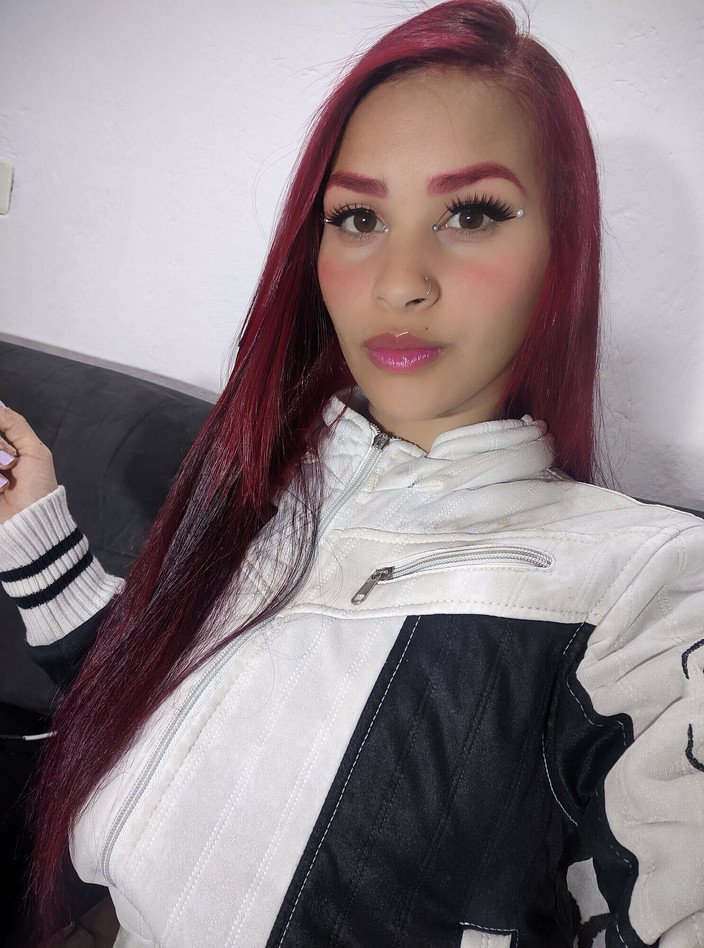 AlenaCox: Ich sah seinen penis und ich wurde geil