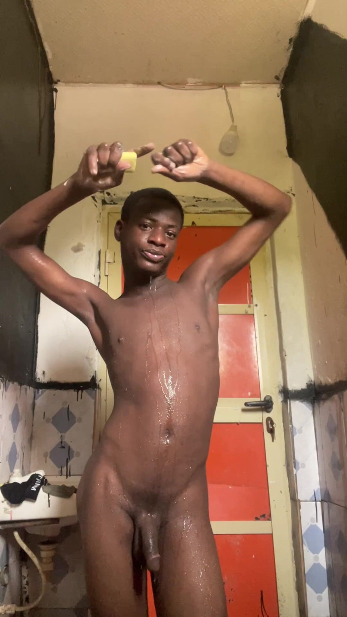 Big_brown: Viens me rejoindre pour prendre mon bain avec fin heureuse