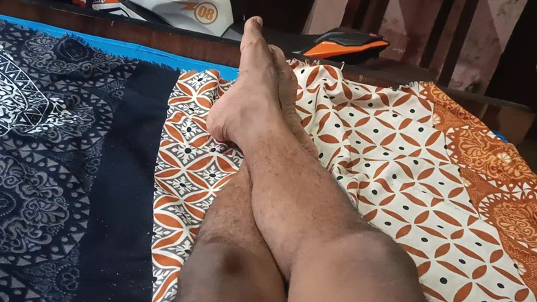 shapemodel: Mallu đồng tính khỏa thân