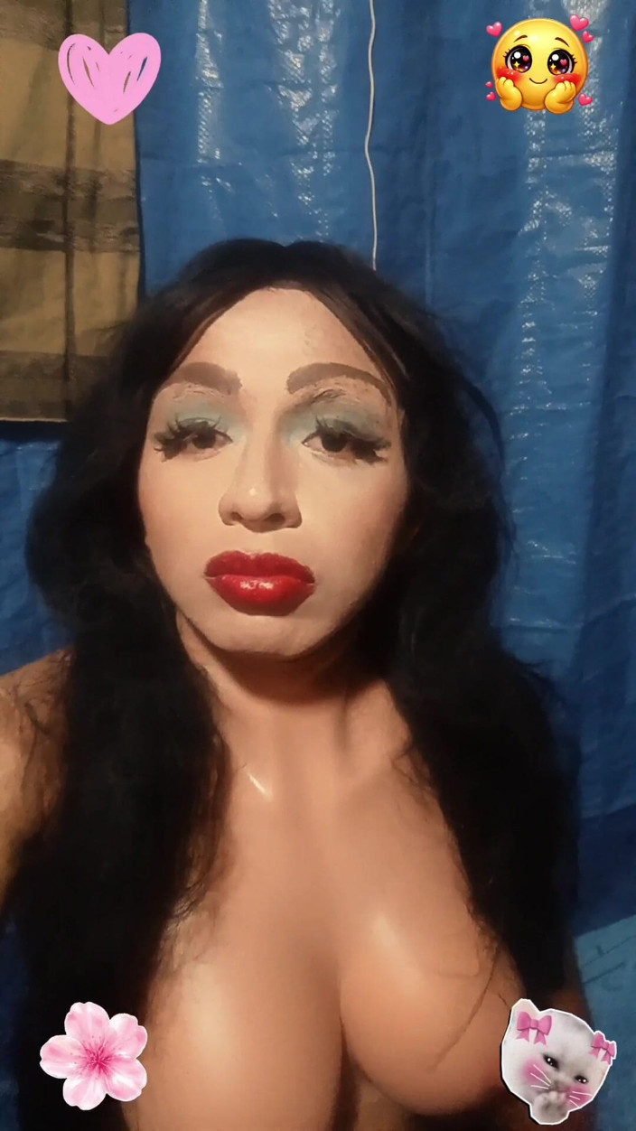 Valeria Carla: Transvestite on Camera Then Shows Their Butt.