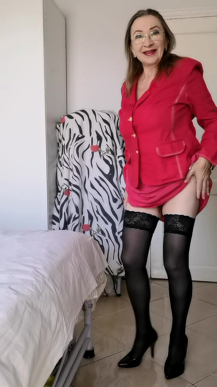 MariaOld: Power Shift in Red: a Mature Boss’s Seduction (pov)