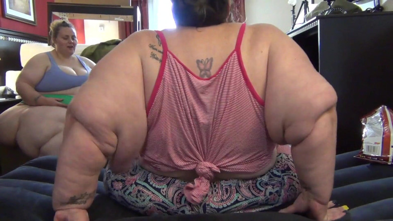 Full Weight Productions: Chips, donuts, &amp; big ass facesitting!