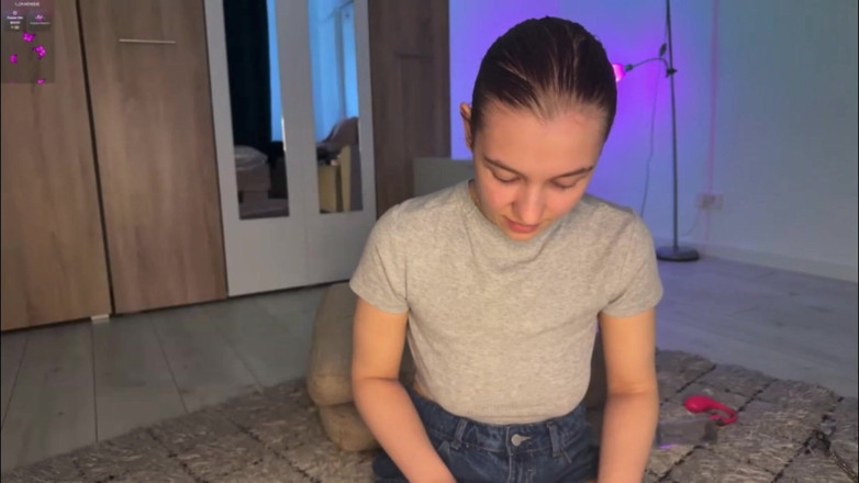 JuiceLussie: Lovense in Anal Vibrating