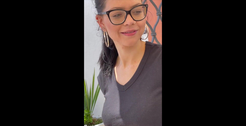 Shione Cooper: 레스토랑에서 담배 피우기