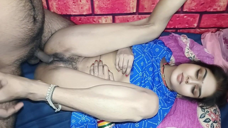 Ramashish: Nevlastní bratr nevlastní sestra sleduje velmi tvrdý sex video a...