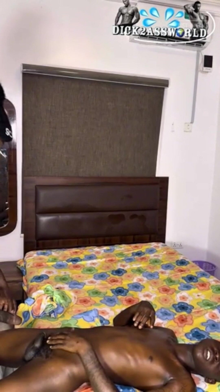 Dick2assworld: Asstraninggently Otevírám zadek