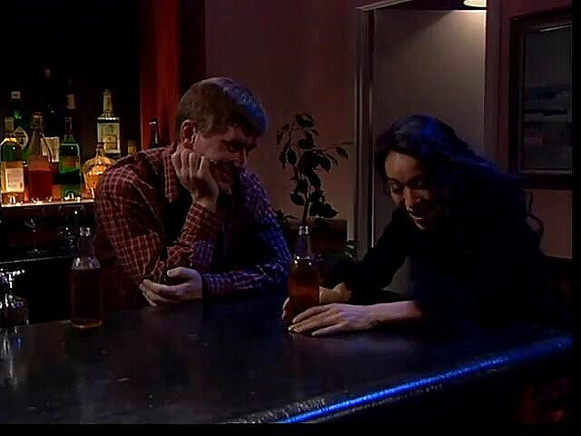 Big in Asia: Cette bombasse randy sexy adore se faire baiser la chatte