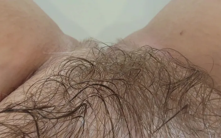 Annabelle Rogers: Hairy Wet Pussy Tour