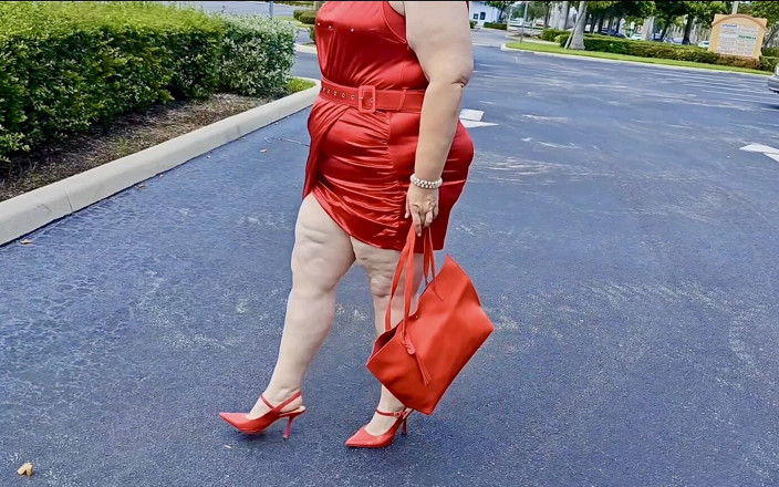 Jamdown26 Big Fat Ass BBW SSBBW Porn: Beautiful Woman Walking Outdoors in Parking Lot Showing off for...