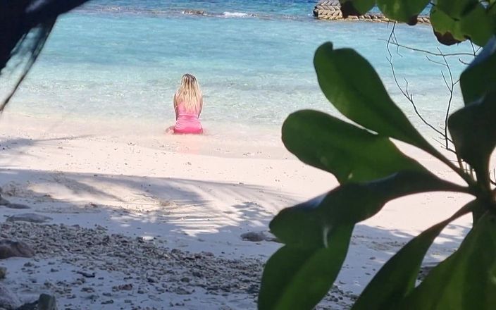 TheloveStory: Sexe sur la plage - voyeur nudiste amateur