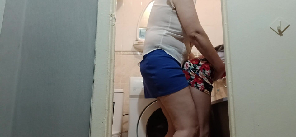 Lesbian-candys: 내 자지를 빨아주는 거유 밀프