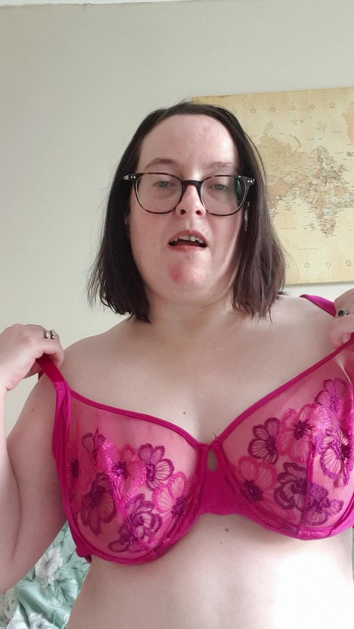 Littlevixen: Joi - istri nakal ini ngasih tau caranya muasin memekmu