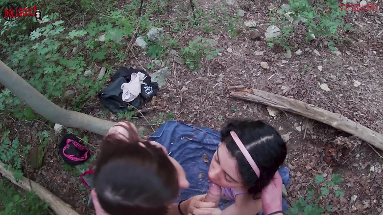 Dolls Cult: Double handjob and cum in mouth during a nature trip