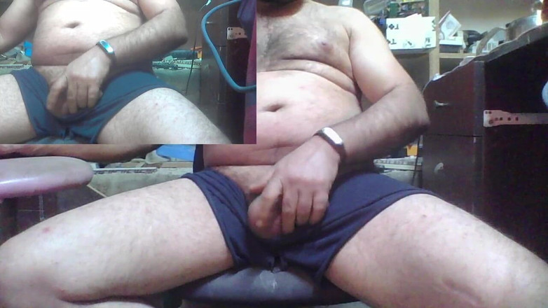 CenkAy: 공중에서 정액을 낳는 곰