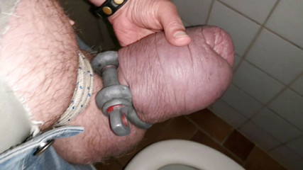 Monster_Meat_: Masturbando no banheiro