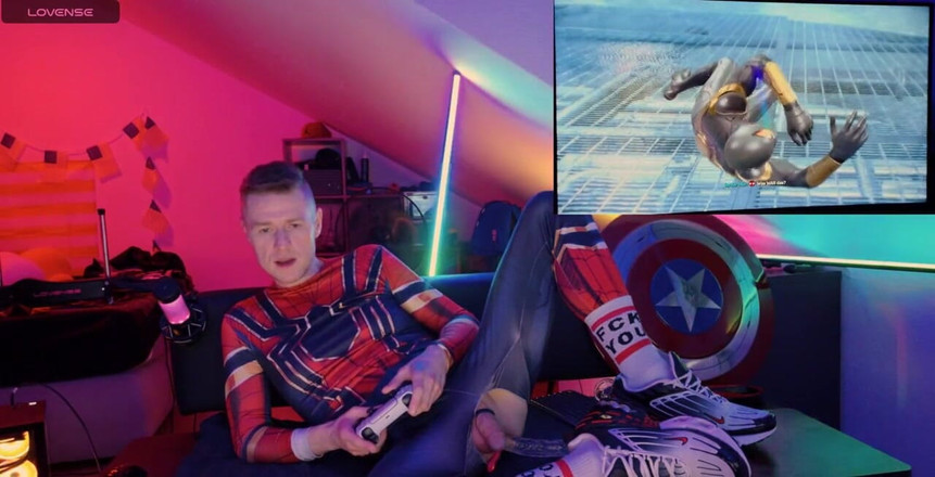 로먼 하트: 스파이더맨 피날레를 플레이하는 P10