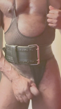 Muscle Butt Kink Squat Titplay & Cum