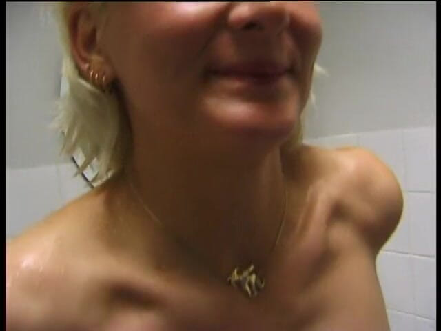 Lucky Cooch: Blonde amateur chick gets fucked from behind