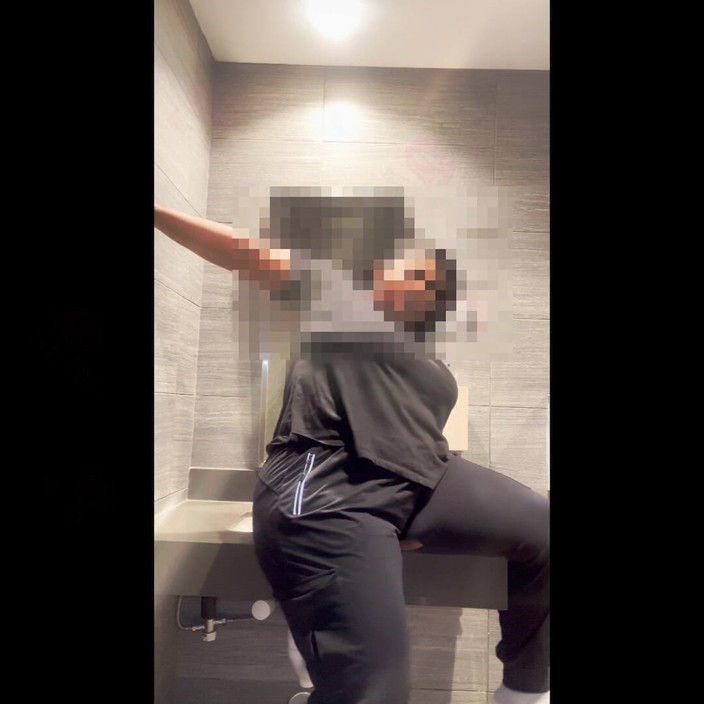 Anye Meshell: Omg điều này luôn luôn xảy ra khi tôi nảy lên!